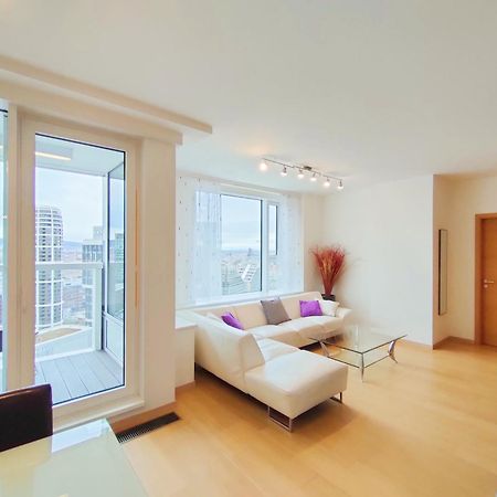 Sag Romantic 22 Floor Panorama City Free Parking Free Wifi Bratislava Esterno foto