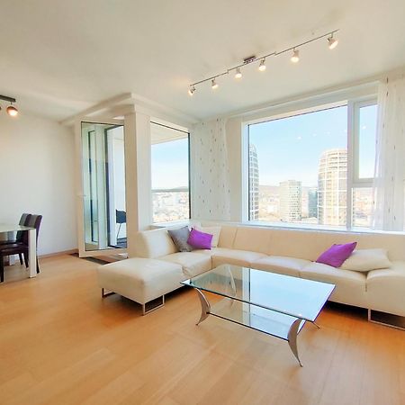 Sag Romantic 22 Floor Panorama City Free Parking Free Wifi Bratislava Esterno foto